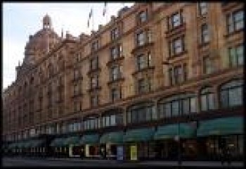 27286536.HarrodsLondon1